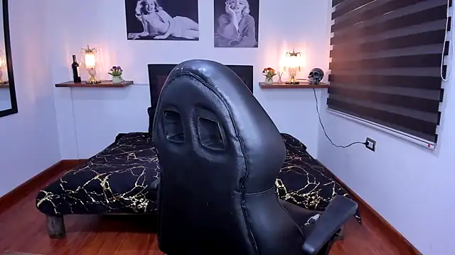 Barbara Jonesss 4 online show from October 8, 2025, 7:55 pm