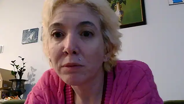 Snapshot of averysage333 chatting on September 20, 2025, 8:37 am averysage333 online show from September 20, 2025, 8:37 am