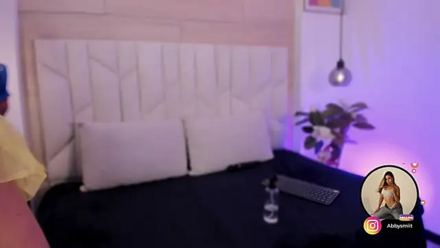 Snapshot of aby_smiith_ chatting on October 14, 2025, 9:26 pm aby smiith  online show from October 14, 2025, 9:26 pm