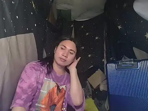 Reynalda26 online show from November 8, 2025, 7:23 pm