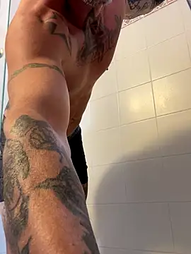 Snapshot of MagicLex1 chatting on October 26, 2025, 5:19 pm MagicLex1 online show from October 26, 2025, 5:19 pm