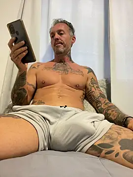 Snapshot of MagicLex1 chatting on November 28, 2025, 9:17 pm MagicLex1 online show from November 28, 2025, 9:17 pm