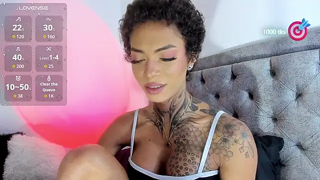 michell danna online show from October 11, 2025, 1:27 am