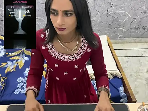 Snapshot of LuvLayla chatting on July 26, 2026, 1:07 pm LuvLayla online show from July 26, 2026, 1:07 pm