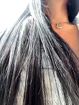 MarianaSandoval27 online show from November 21, 2025, 5:33 pm