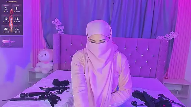 Nayla-Mouna online show from May 5, 2026, 7:38 am