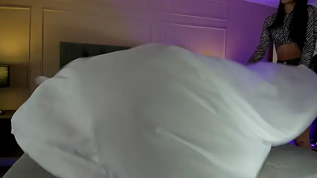 ALICESANDOVAL online show from November 27, 2025, 11:23 am