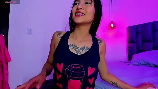 Snapshot of Roslin-Nix chatting on September 19, 2025, 8:09 pm Roslin-Nix online show from September 19, 2025, 8:09 pm