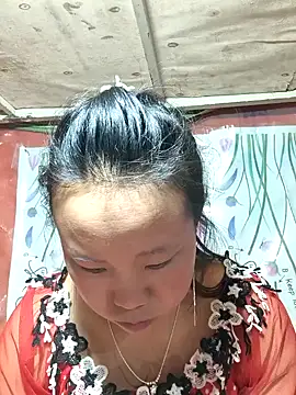 liu-liusexy online show from April 25, 2026, 1:36 pm