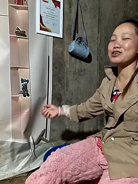 liu-liusexy online show from April 26, 2026, 2:48 pm