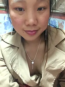 liu-liusexy online show from May 3, 2026, 2:45 pm