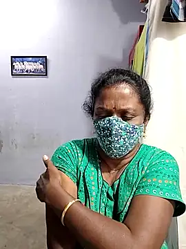 Snapshot of umashreetamil chatting on October 24, 2025, 1:03 am umashreetamil online show from October 24, 2025, 1:03 am