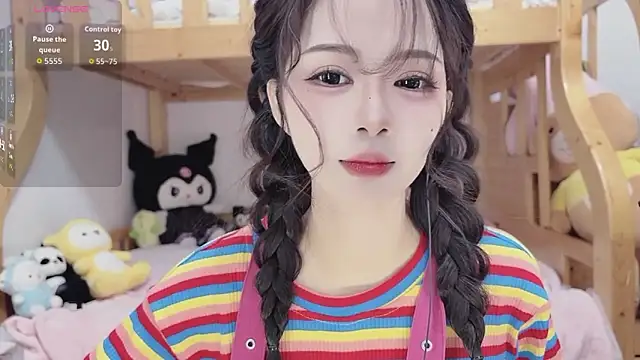 Snapshot of Sue101010 chatting on October 28, 2025, 1:58 pm Sue101010 online show from October 28, 2025, 1:58 pm