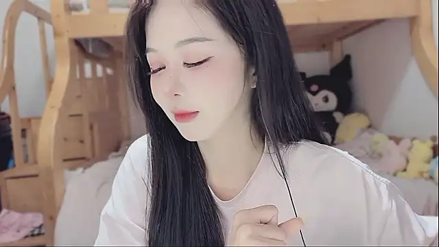 Sue101010 online show from February 5, 2026, 11:59 am