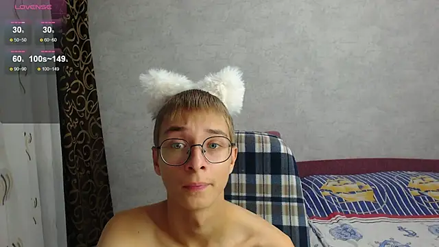 Snapshot of glasses_cat chatting on September 9, 2025, 5:23 pm glasses cat online show from September 9, 2025, 5:23 pm