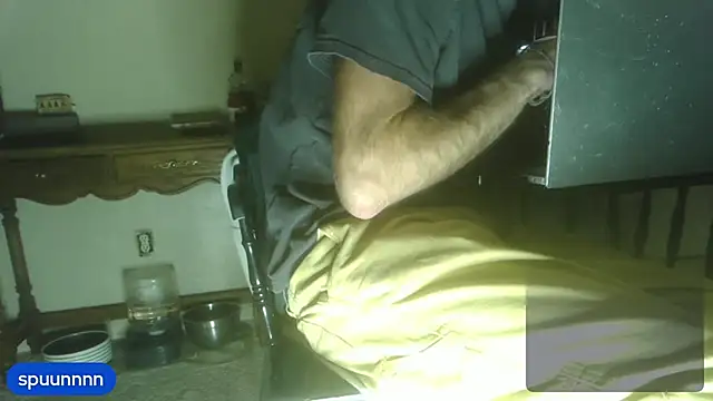 Snapshot of hungspundick1 chatting on November 9, 2025, 8:12 am hungspundick1 online show from November 9, 2025, 8:12 am