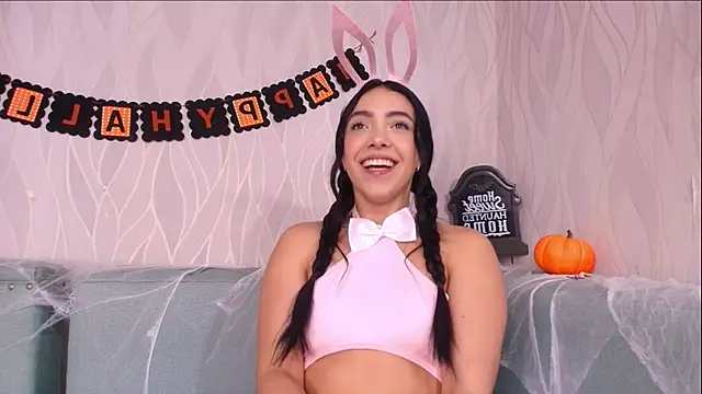 mia scot online show from October 30, 2025, 11:55 am