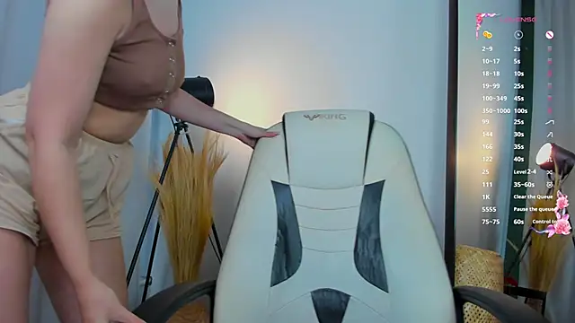 Lina Glow online show from September 27, 2025, 6:40 am