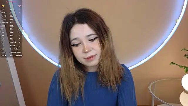 Lina Glow online show from November 13, 2025, 7:07 am