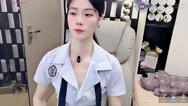 Yueyue-MM online show from June 11, 2026, 2:53 am