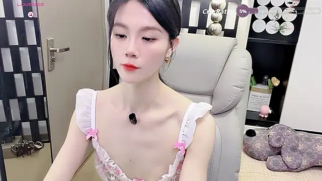 Snapshot of Yueyue-MM chatting on June 24, 2026, 2:27 pm Yueyue-MM online show from June 24, 2026, 2:27 pm