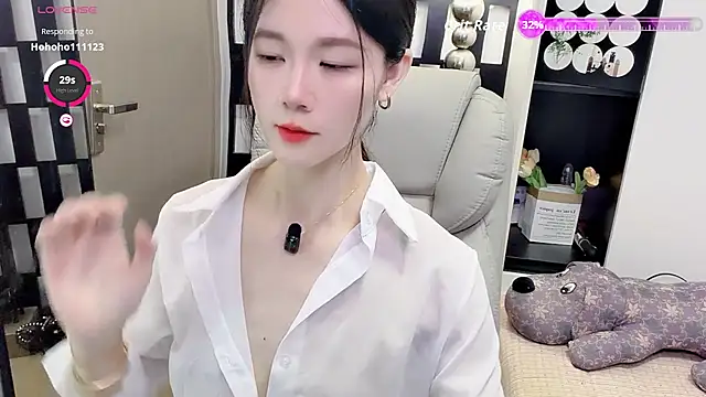 Snapshot of Yueyue-MM chatting on July 5, 2026, 1:56 am Yueyue-MM online show from July 5, 2026, 1:56 am