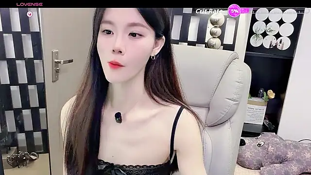 Snapshot of Yueyue-MM chatting on July 5, 2026, 10:06 pm Yueyue-MM online show from July 5, 2026, 10:06 pm
