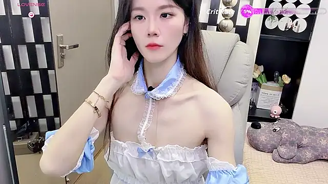 Snapshot of Yueyue-MM chatting on July 15, 2026, 1:11 am Yueyue-MM online show from July 15, 2026, 1:11 am