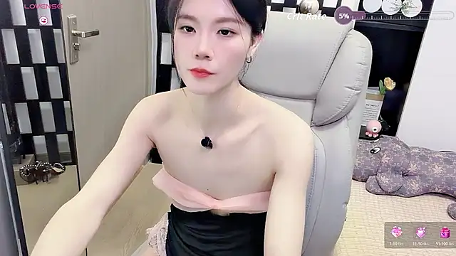 Snapshot of Yueyue-MM chatting on July 16, 2026, 1:39 pm Yueyue-MM online show from July 16, 2026, 1:39 pm