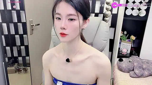Snapshot of Yueyue-MM chatting on August 4, 2026, 12:25 am Yueyue-MM online show from August 4, 2026, 12:25 am
