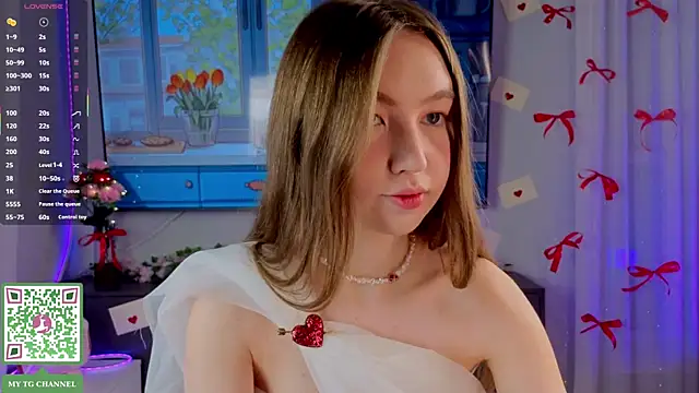 ElfredaTupy online show from February 14, 2026, 7:43 pm