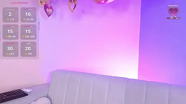 lourdes moon22 online show from December 1, 2025, 11:59 am