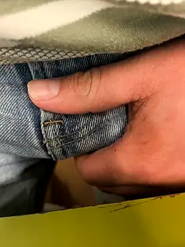 Normalludo0202 online show from April 23, 2026, 12:04 pm