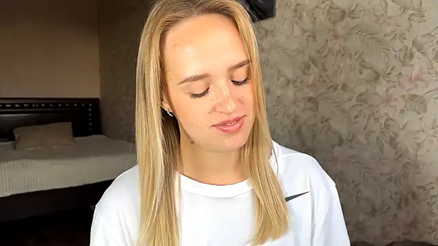 Snapshot of ElisabetLorney chatting on September 23, 2025, 7:55 am ElisabetLorney online show from September 23, 2025, 7:55 am