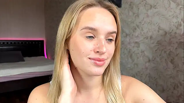 Snapshot of ElisabetLorney chatting on October 8, 2025, 8:01 am ElisabetLorney online show from October 8, 2025, 8:01 am