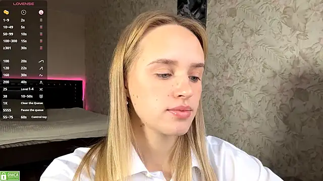 Snapshot of ElisabetLorney chatting on October 31, 2025, 8:15 am ElisabetLorney online show from October 31, 2025, 8:15 am