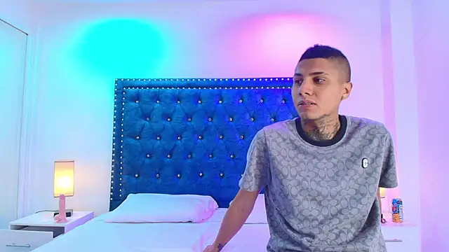 Damian and roxanne online show from November 19, 2025, 12:38 pm