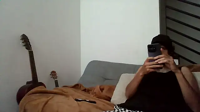 Alejandro92 cali online show from July 1, 2026, 4:47 am