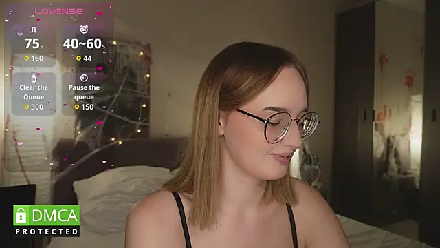 KyotoGlow online show from October 26, 2025, 9:21 pm