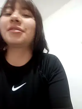 Zulema R1 online show from May 8, 2026, 9:42 pm