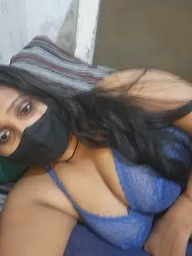 Minu love online show from March 14, 2026, 6:35 pm