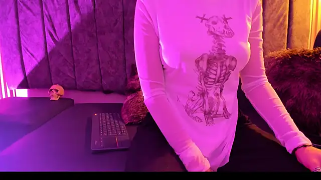 Rowan Mills online show from October 3, 2025, 8:28 pm