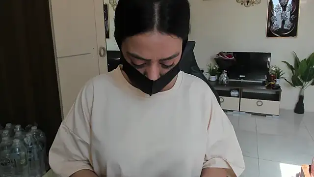 Snapshot of Missbrown24 chatting on October 1, 2025, 11:05 am Missbrown24 online show from October 1, 2025, 11:05 am