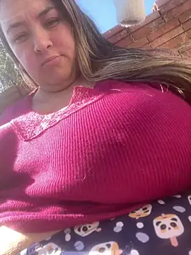 bruna438 online show from June 16, 2026, 2:41 pm