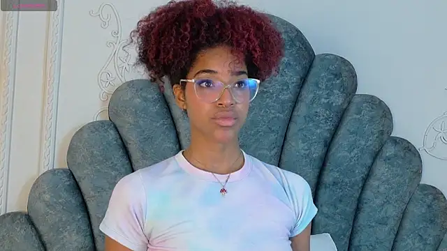 Snapshot of Charlotte-Novac chatting on September 30, 2025, 1:27 pm Charlotte-Novac online show from September 30, 2025, 1:27 pm