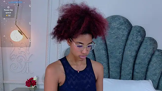 Snapshot of Charlotte-Novac chatting on October 10, 2025, 3:55 pm Charlotte-Novac online show from October 10, 2025, 3:55 pm