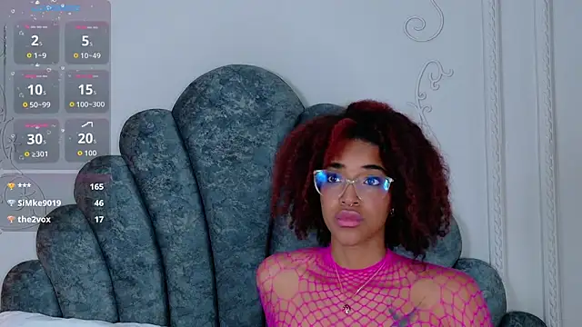 Snapshot of Charlotte-Novac chatting on October 28, 2025, 3:04 pm Charlotte-Novac online show from October 28, 2025, 3:04 pm