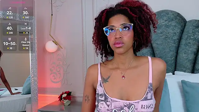 Snapshot of Charlotte-Novac chatting on November 5, 2025, 2:06 pm Charlotte-Novac online show from November 5, 2025, 2:06 pm