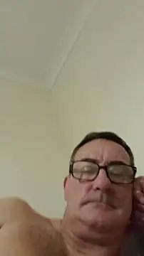 Snapshot of goldenman59 chatting on October 17, 2025, 11:29 pm goldenman59 online show from October 17, 2025, 11:29 pm