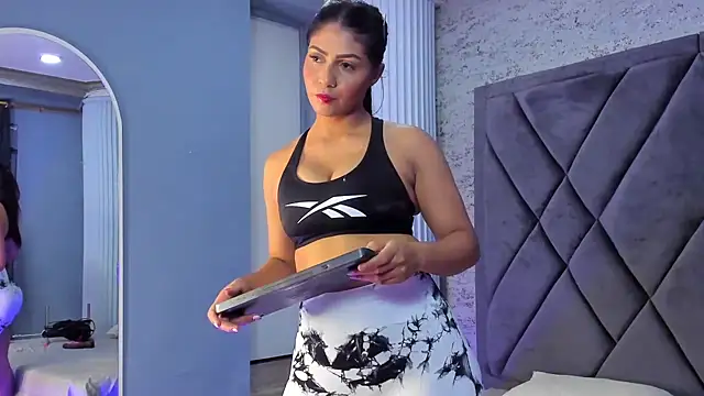 Snapshot of AyshelCooper_ chatting on September 28, 2025, 12:10 pm AyshelCooper online show from September 28, 2025, 12:10 pm